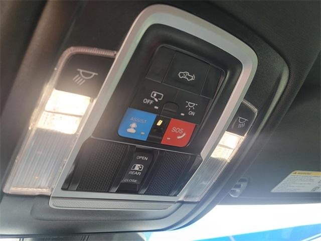 2025 RAM 1500 Lone Star Crew Cab 4x4 5'7" Box