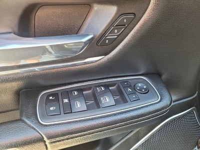 2022 RAM 1500 Laramie Crew Cab 4x4 5'7" Box
