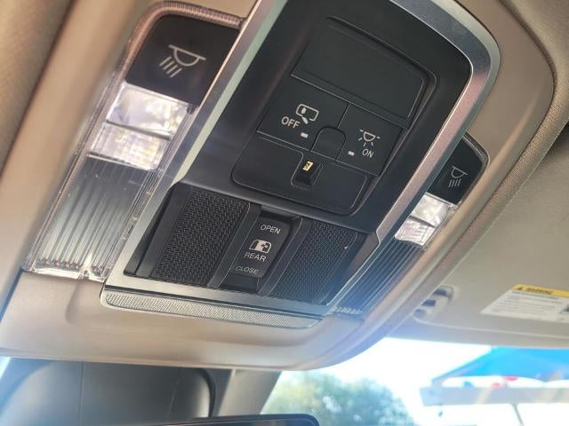 2022 RAM 1500 Laramie Crew Cab 4x4 5'7" Box
