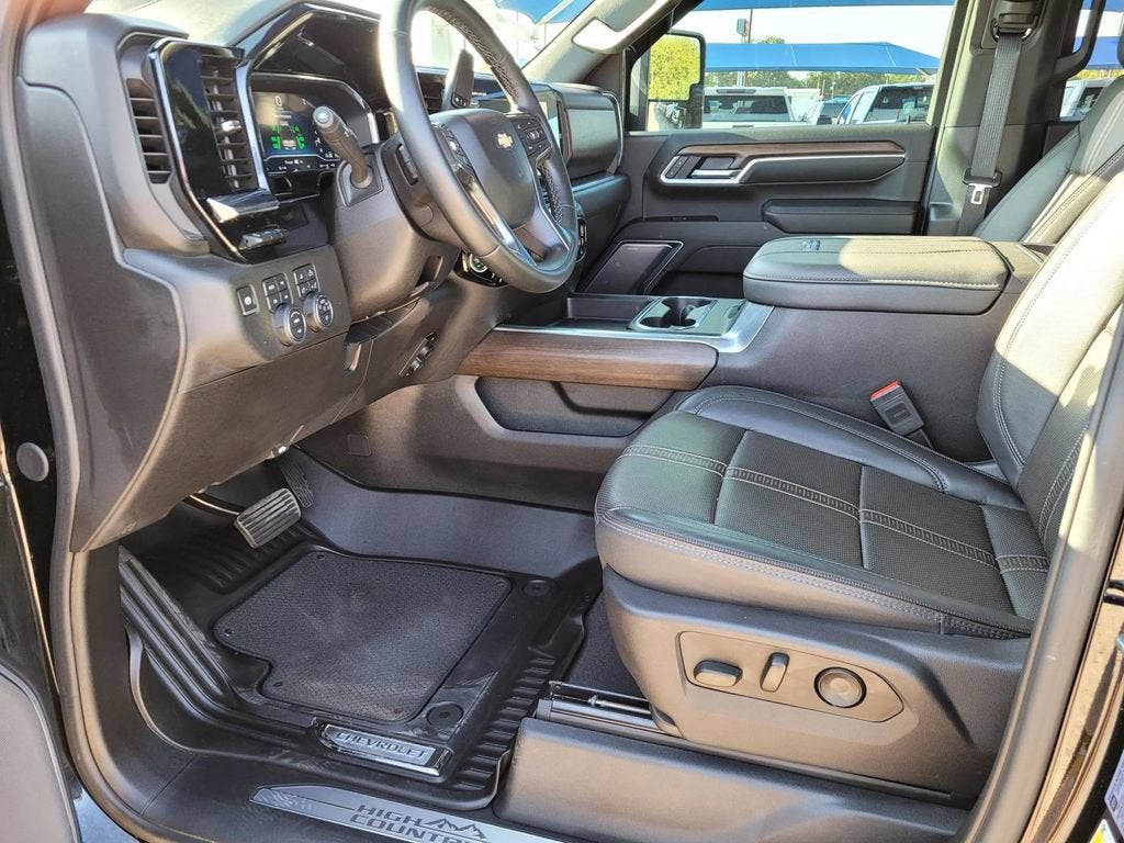 2025 Chevrolet Silverado 3500 HD High Country DRW