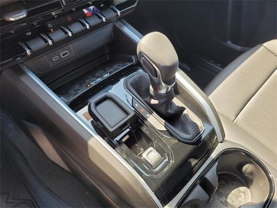 2025 Chevrolet Colorado WT/LT