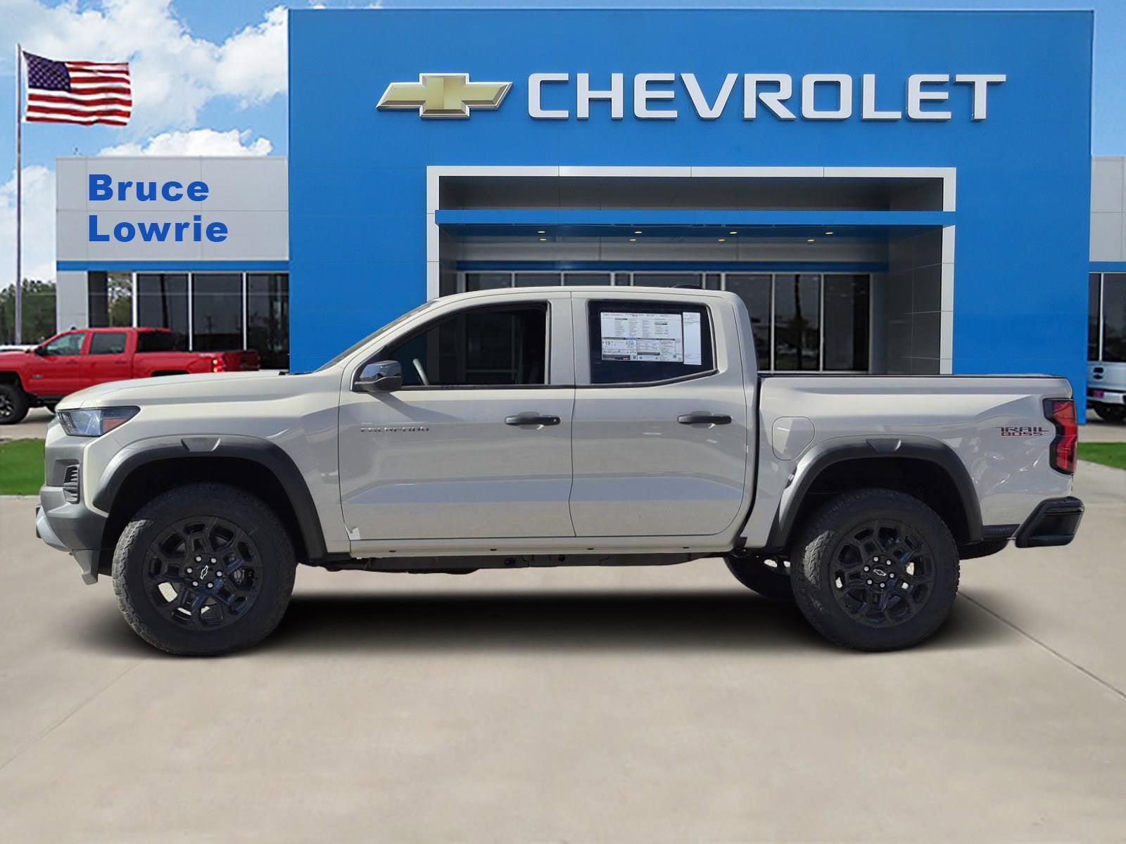 2026 Chevrolet Colorado Trail Boss - Photo 2