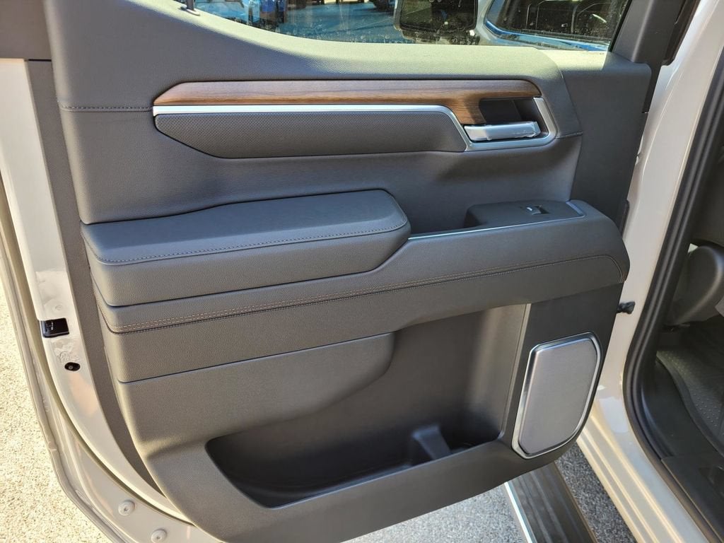 2026 Chevrolet Silverado 1500 High Country - Photo 9