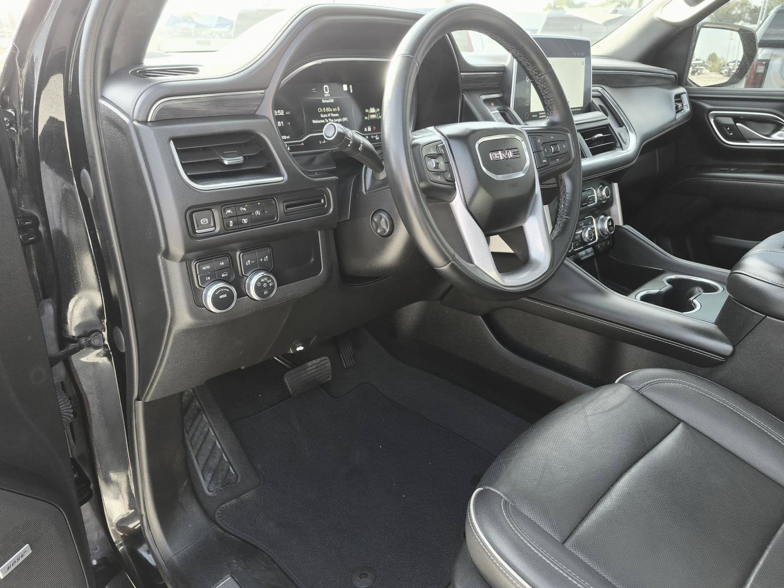 2023 GMC Yukon XL SLT