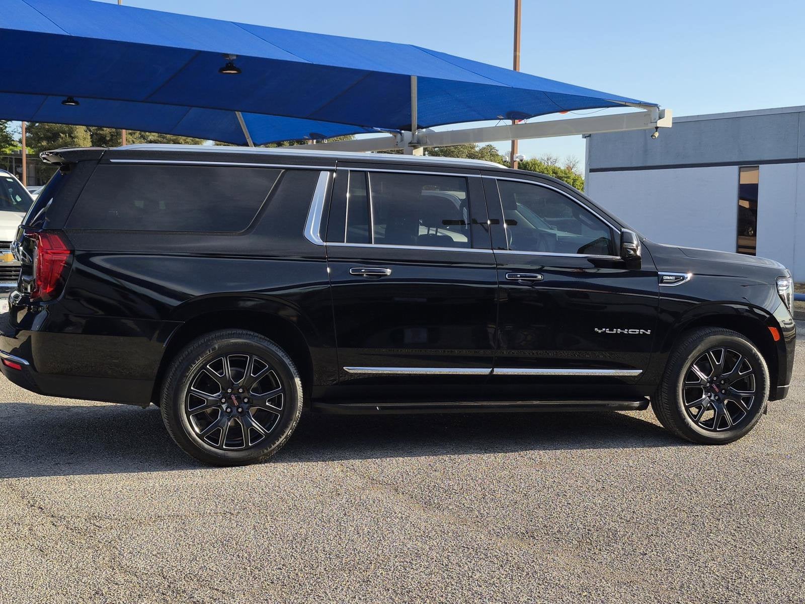 2023 GMC Yukon XL SLT