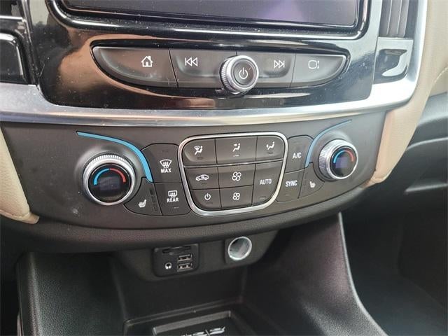 2022 Chevrolet Traverse LT Leather