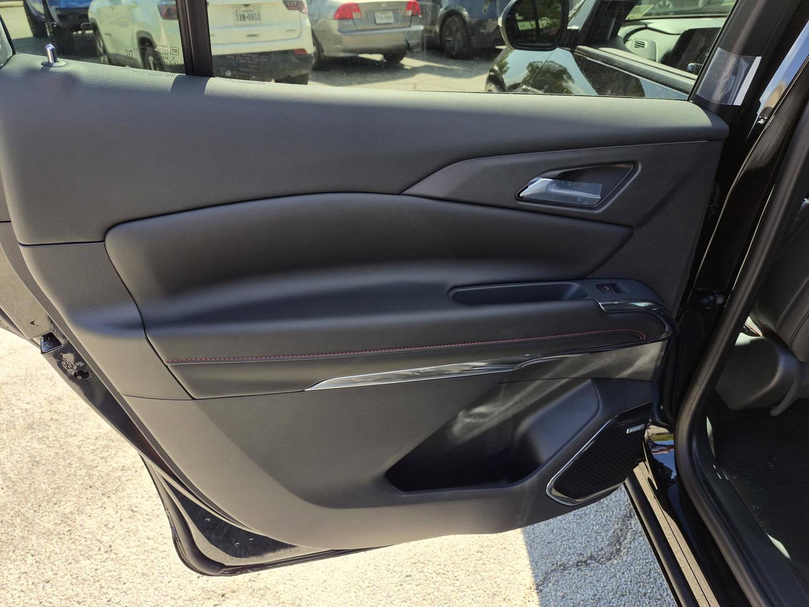 2027 Chevrolet Traverse RS - Photo 10