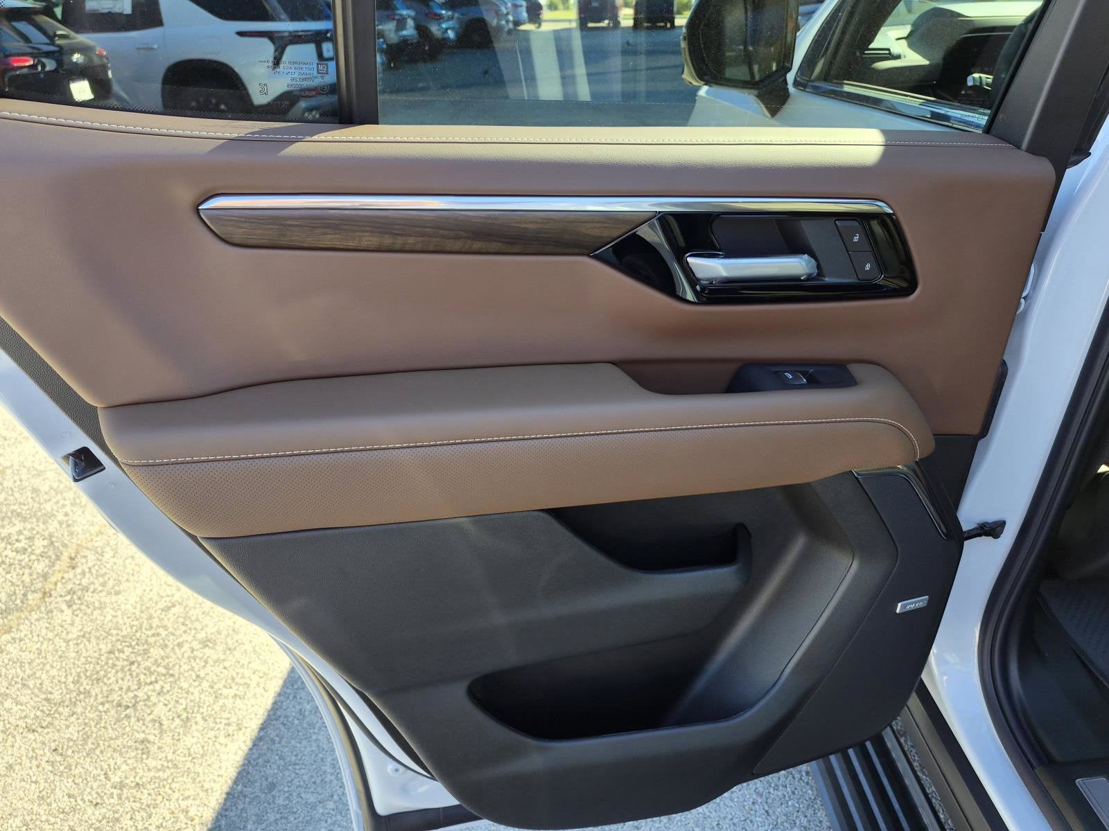 2027 Chevrolet Tahoe High Country - Photo 10