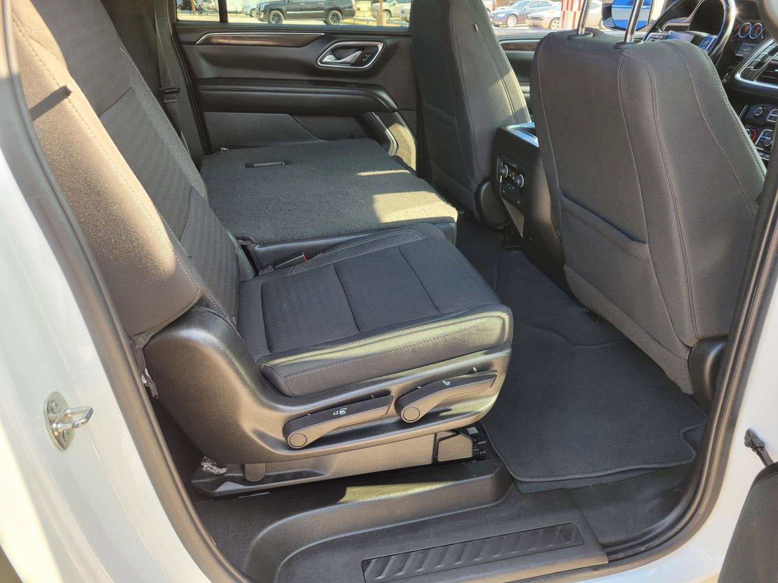 2023 Chevrolet Suburban LS