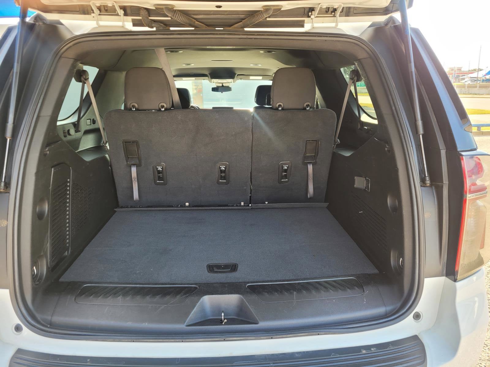2023 Chevrolet Suburban LS