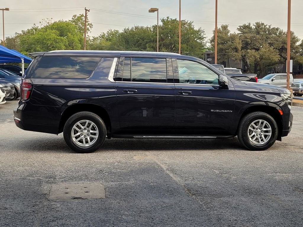 2023 Chevrolet Suburban LT
