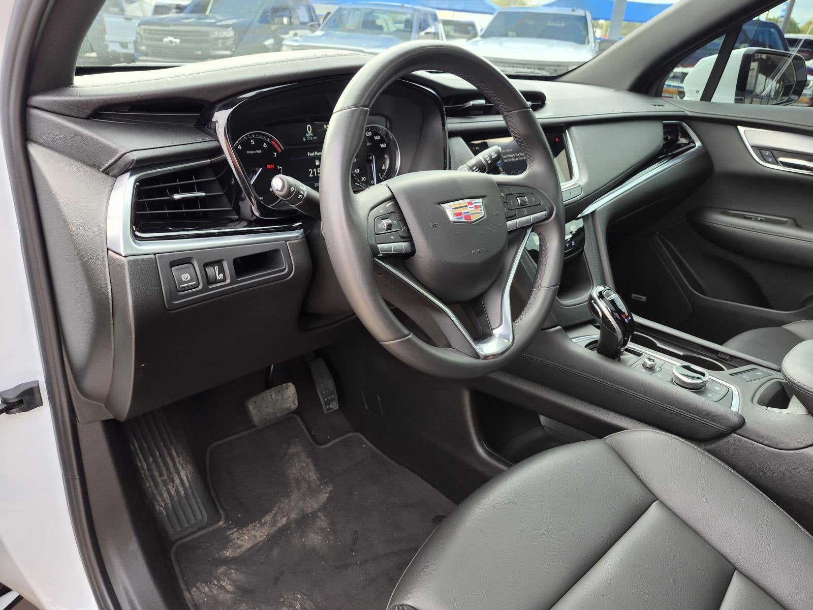 2025 Cadillac XT6 Luxury