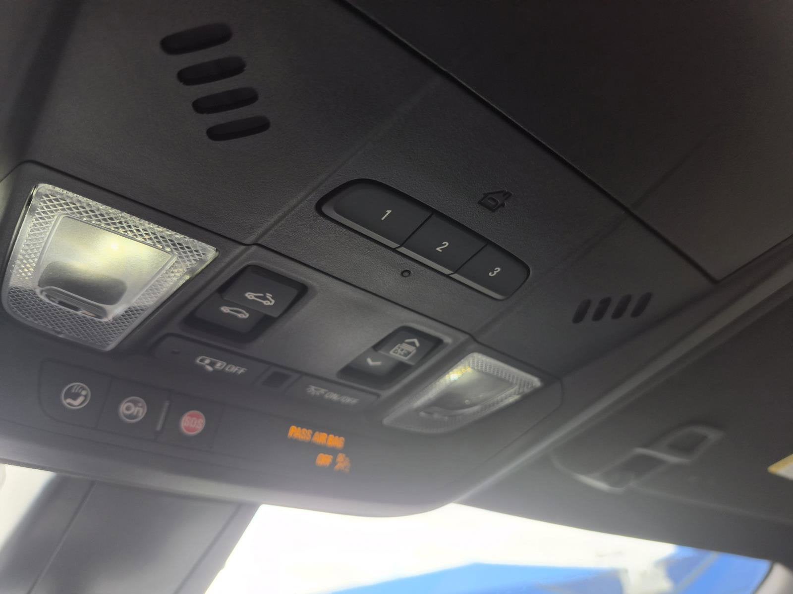 2025 Cadillac XT6 Luxury