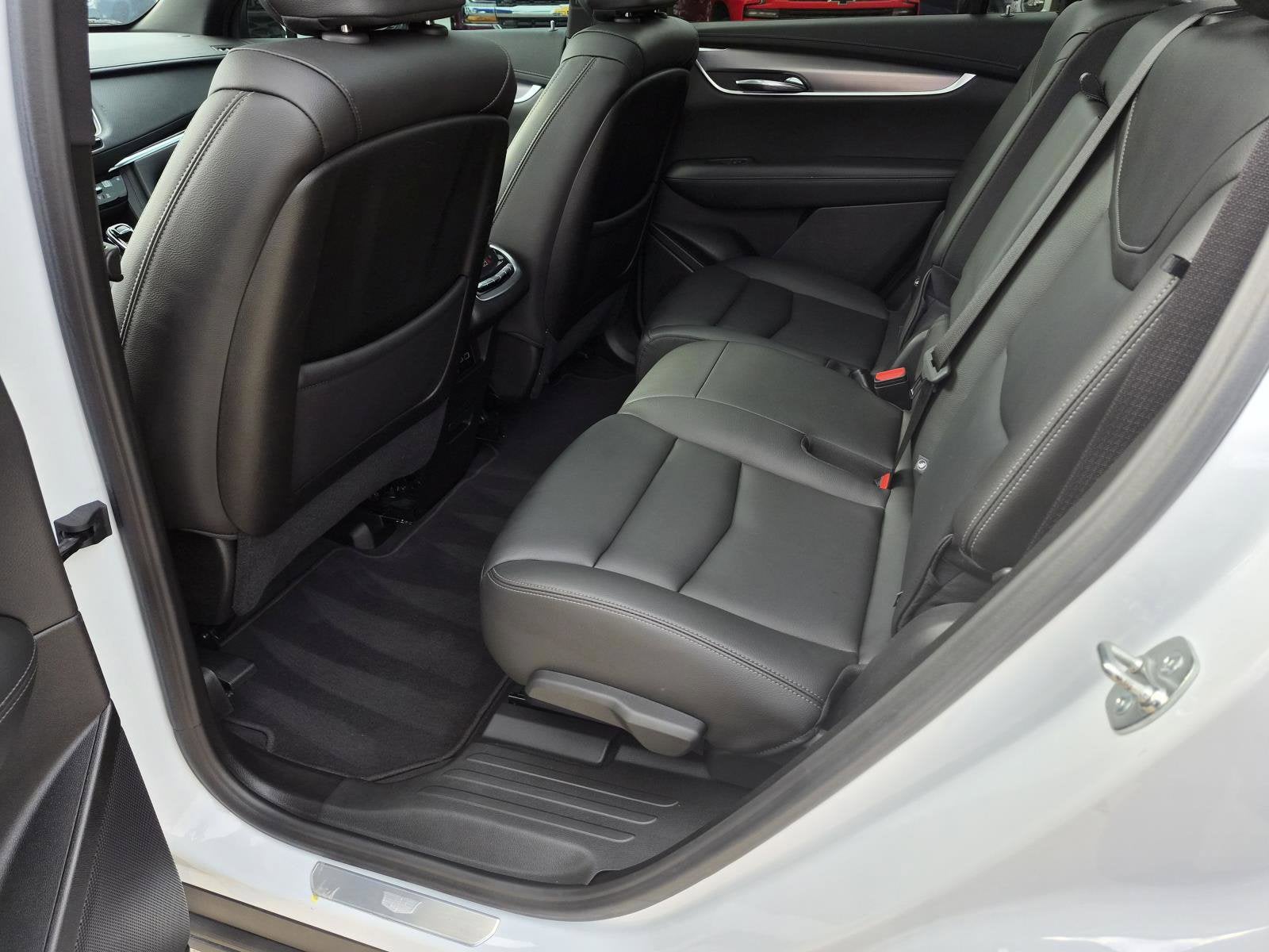 2025 Cadillac XT6 Luxury