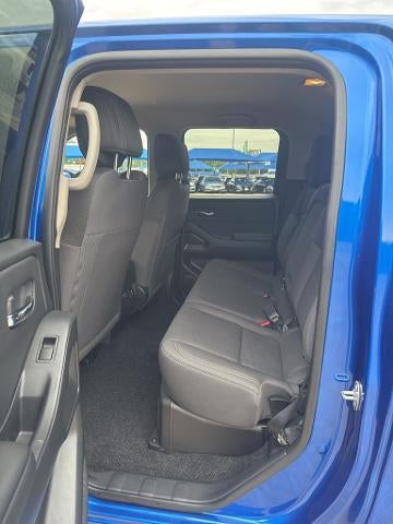 2024 Nissan Frontier Crew Cab SV 4x2