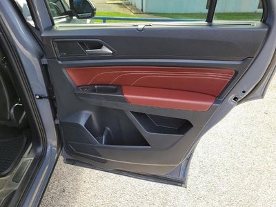 2022 Volkswagen Atlas Cross Sport 3.6L V6 SEL Premium R-Line