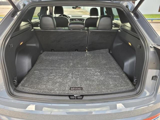 2022 Volkswagen Atlas Cross Sport 3.6L V6 SEL Premium R-Line