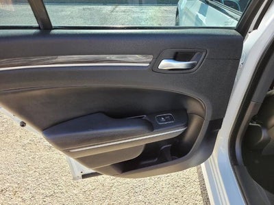 2022 Chrysler 300 Touring L