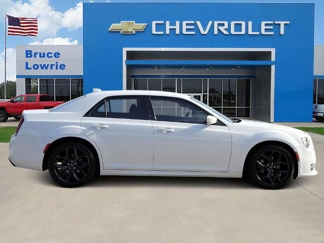 2022 Chrysler 300 Touring L