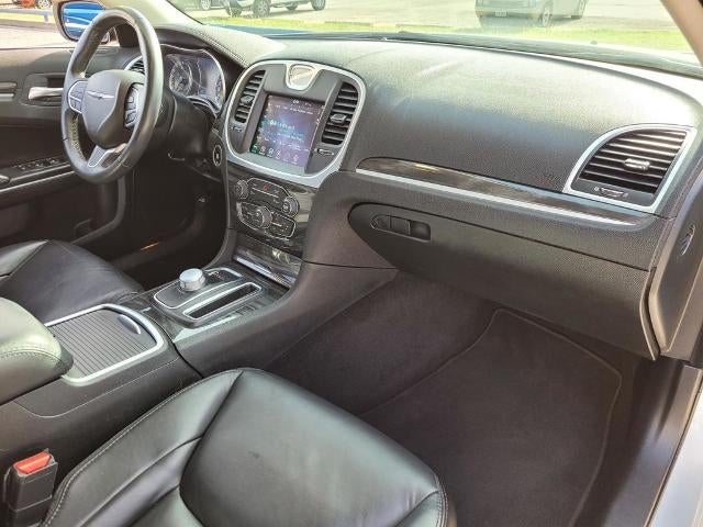 2022 Chrysler 300 Touring L