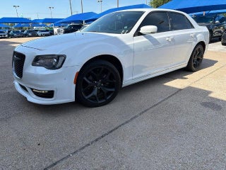 2022 Chrysler 300 Touring L
