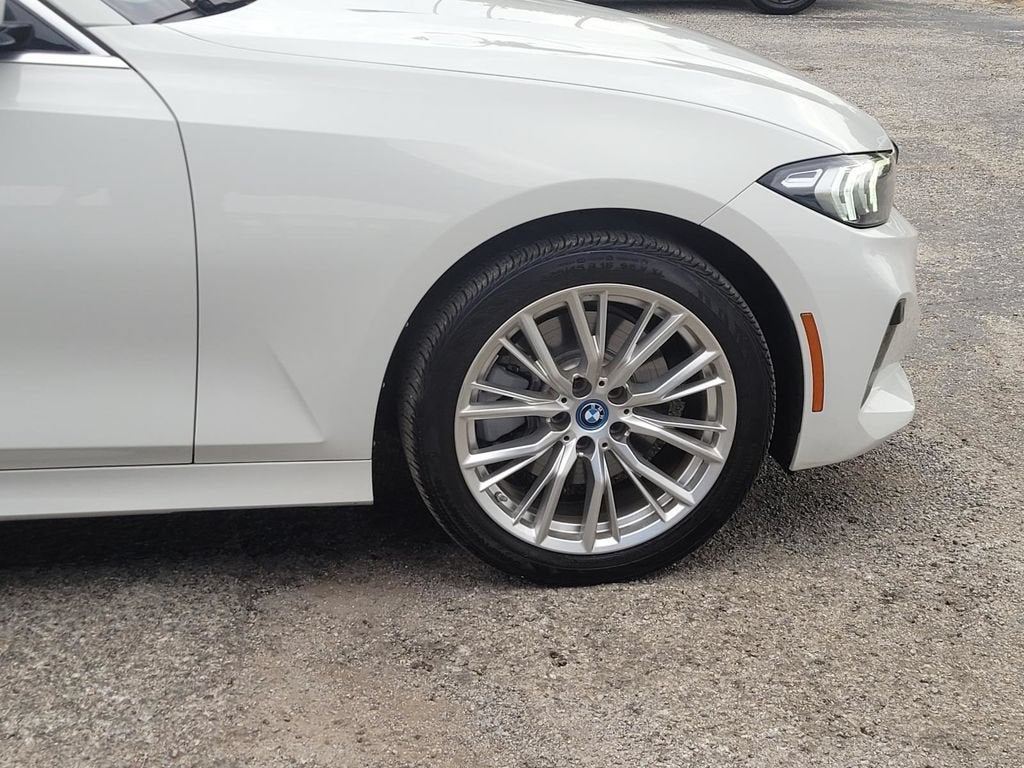 2024 BMW 330e xDrive