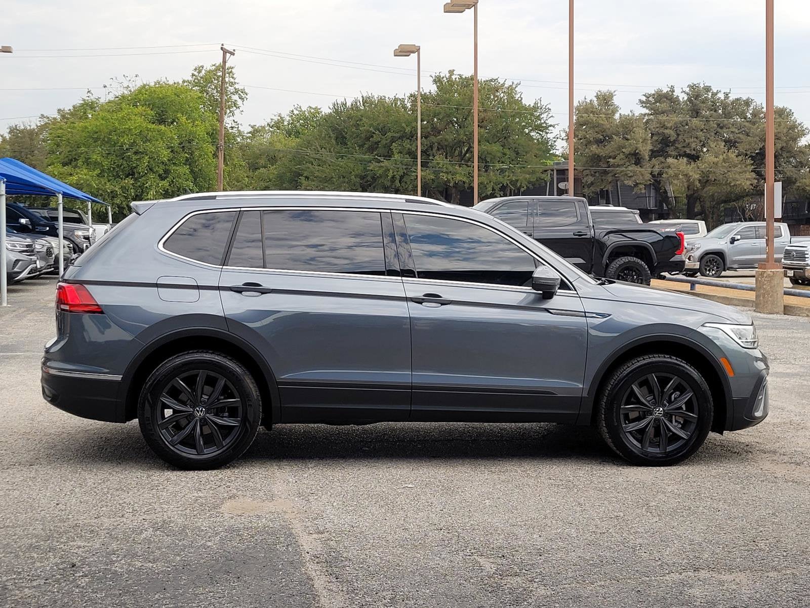 2024 Volkswagen Tiguan 2.0T SE