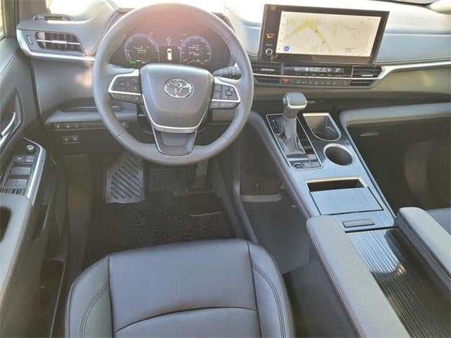 2025 Toyota Sienna Woodland Edition