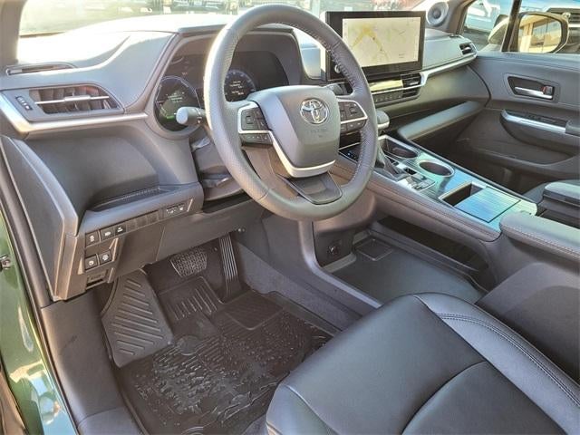2025 Toyota Sienna Woodland Edition