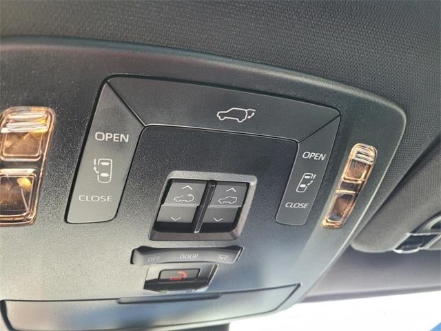 2025 Toyota Sienna Woodland Edition