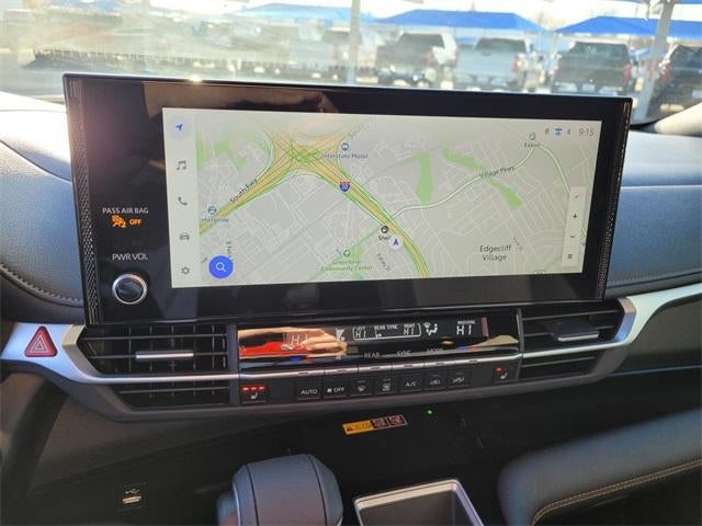 2025 Toyota Sienna Woodland Edition