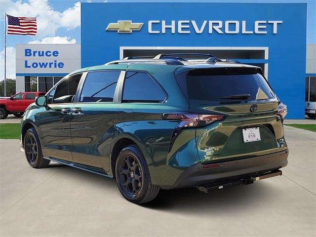 2025 Toyota Sienna Woodland Edition