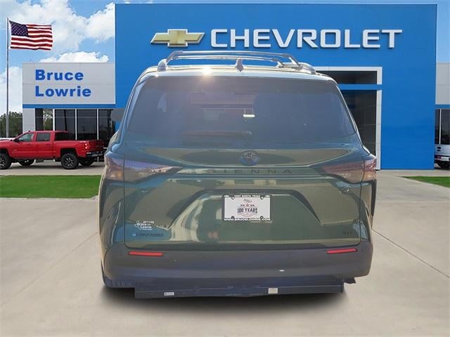 2025 Toyota Sienna Woodland Edition