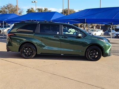 2025 Toyota Sienna Woodland Edition