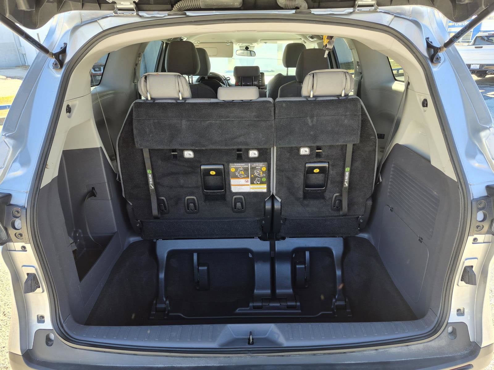 2022 Toyota Sienna LE