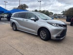 2022 Toyota Sienna Base
