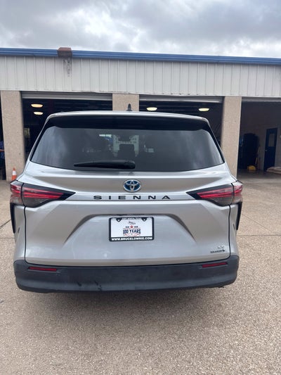 2022 Toyota Sienna Base