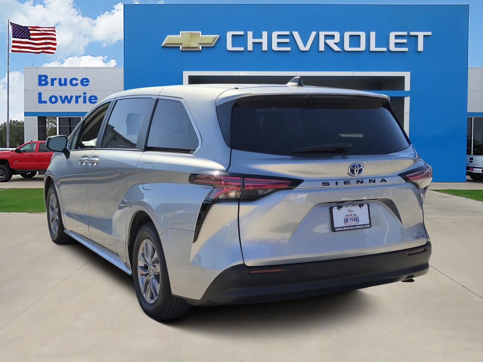 2022 Toyota Sienna Base