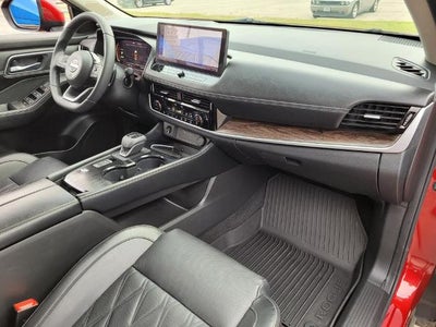 2024 Nissan Rogue Platinum FWD