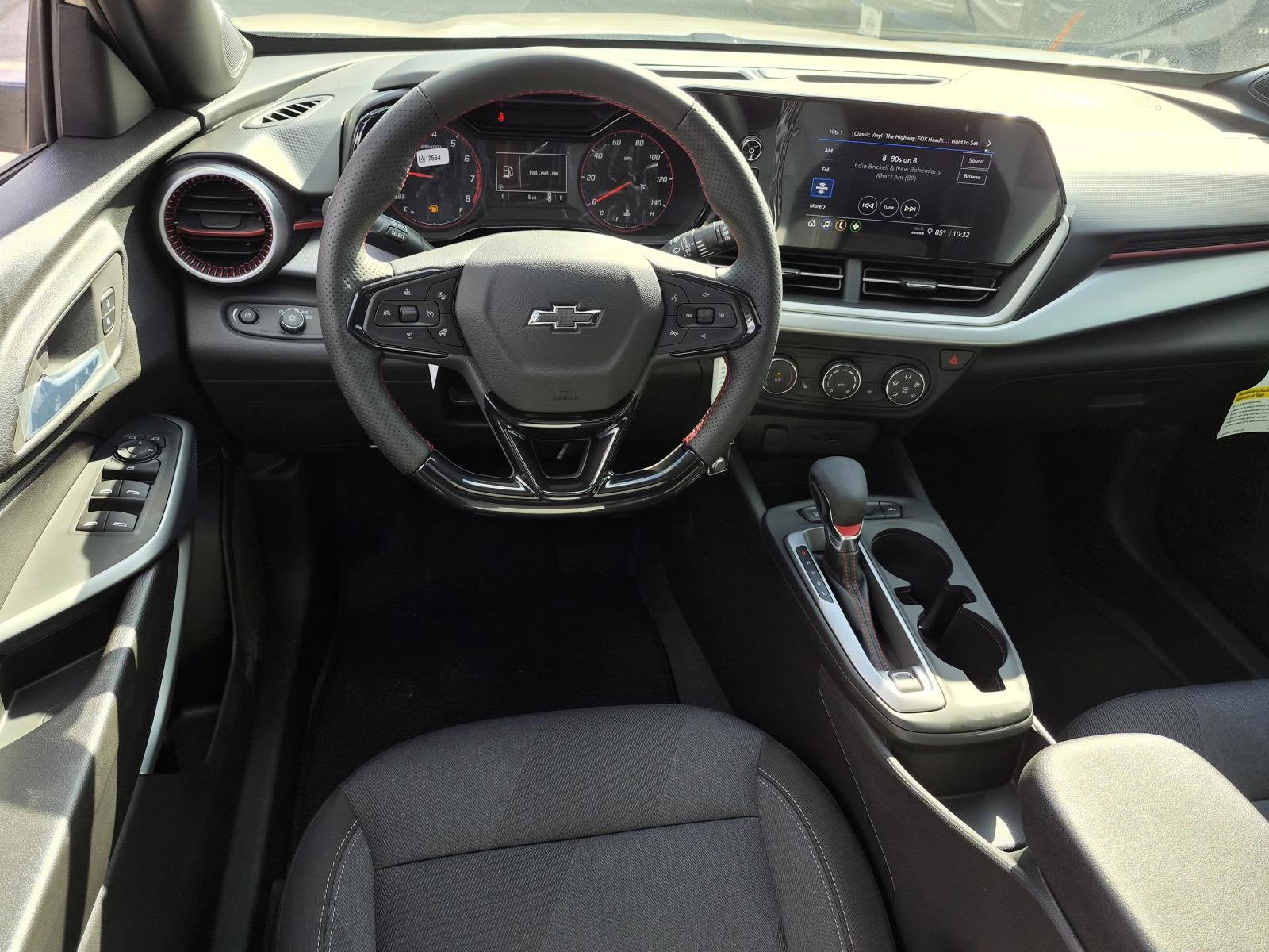 2026 Chevrolet Trax RS - Photo 8