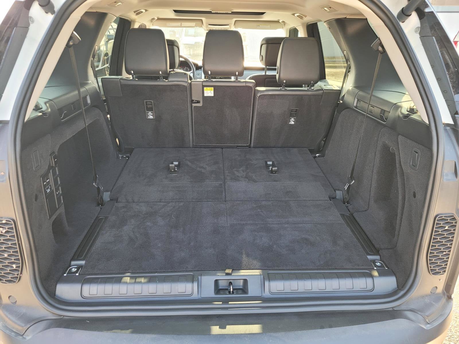 2024 Land Rover Discovery P300 S