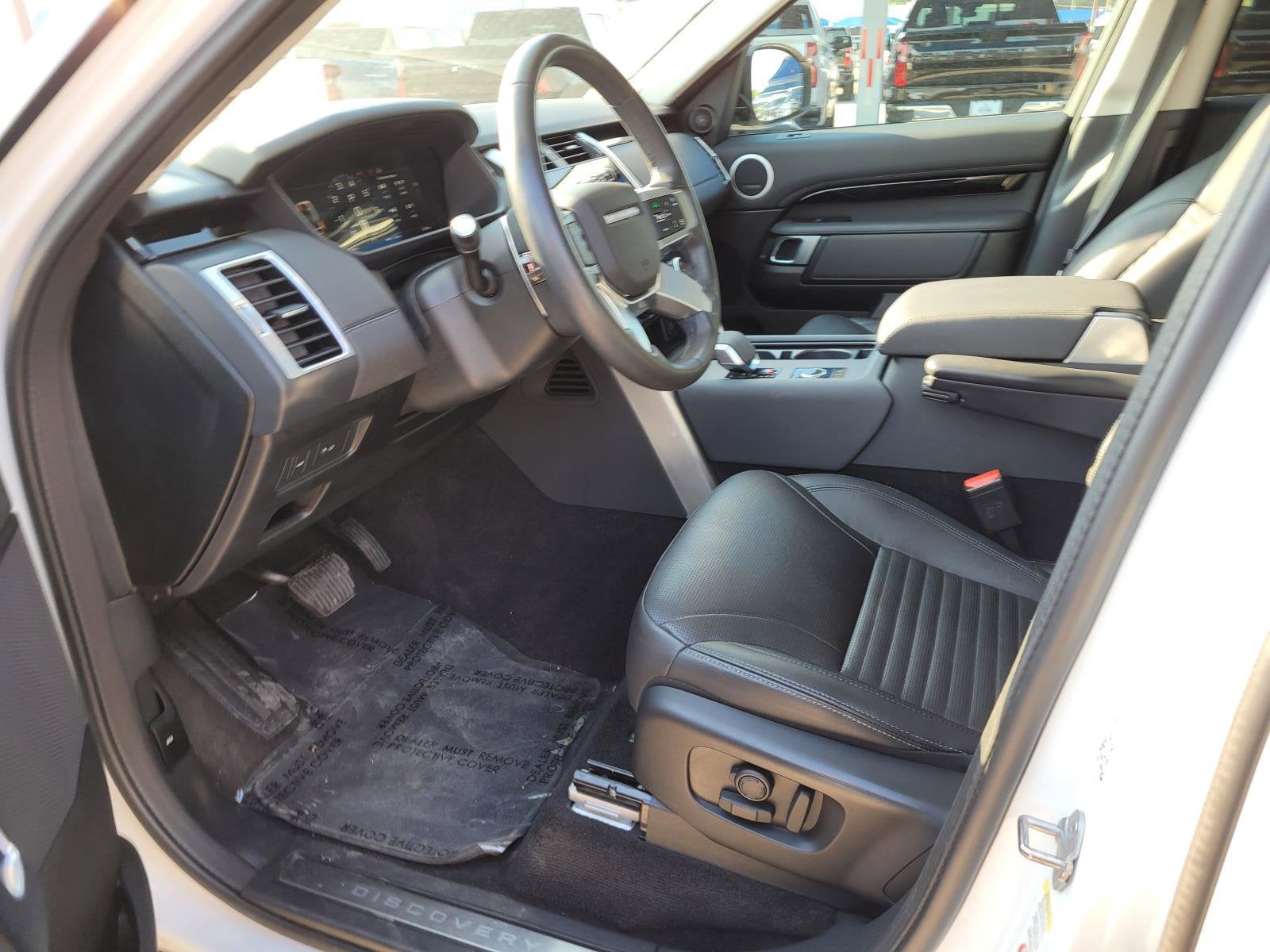 2024 Land Rover Discovery P300 S