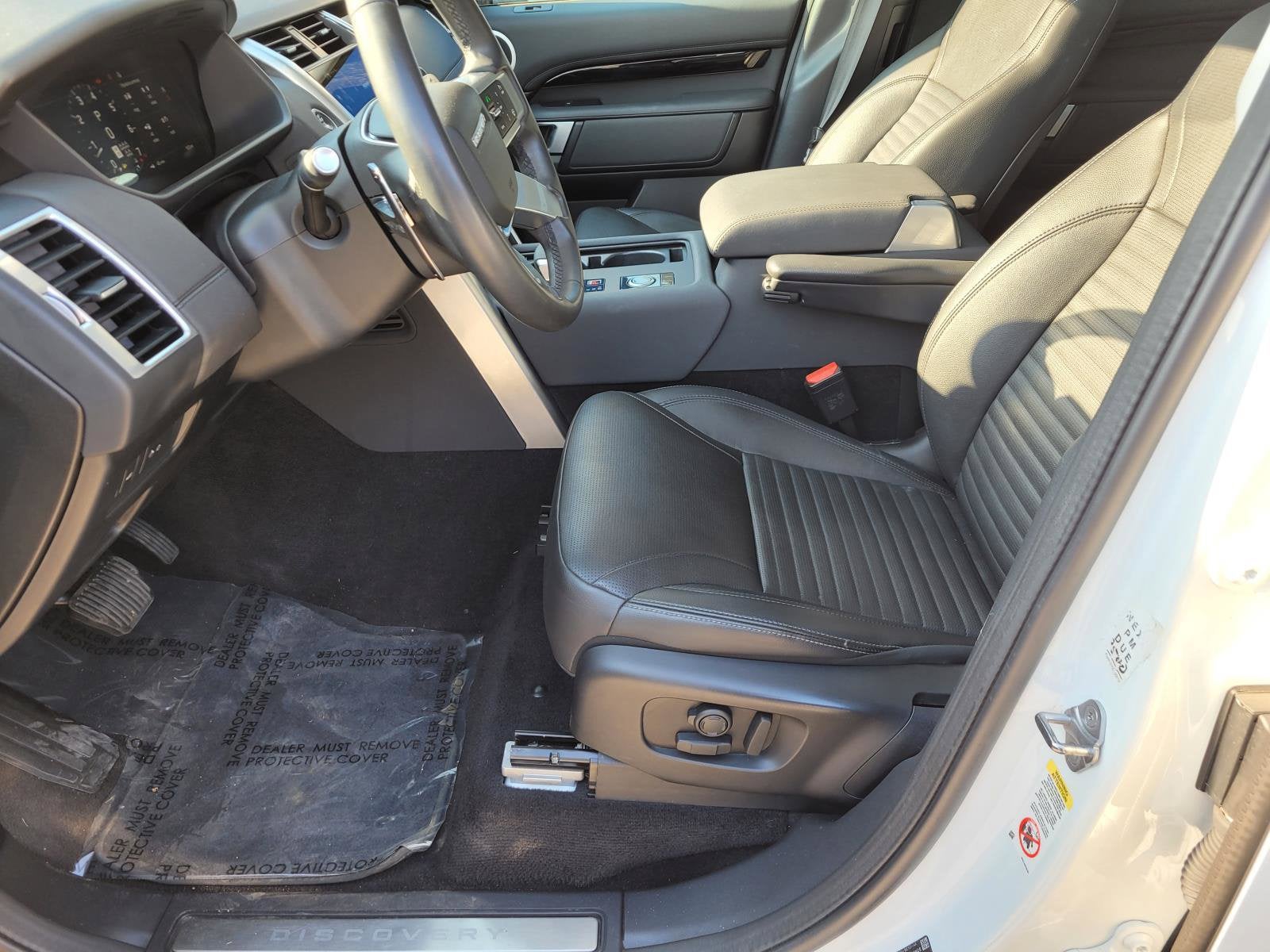 2024 Land Rover Discovery P300 S