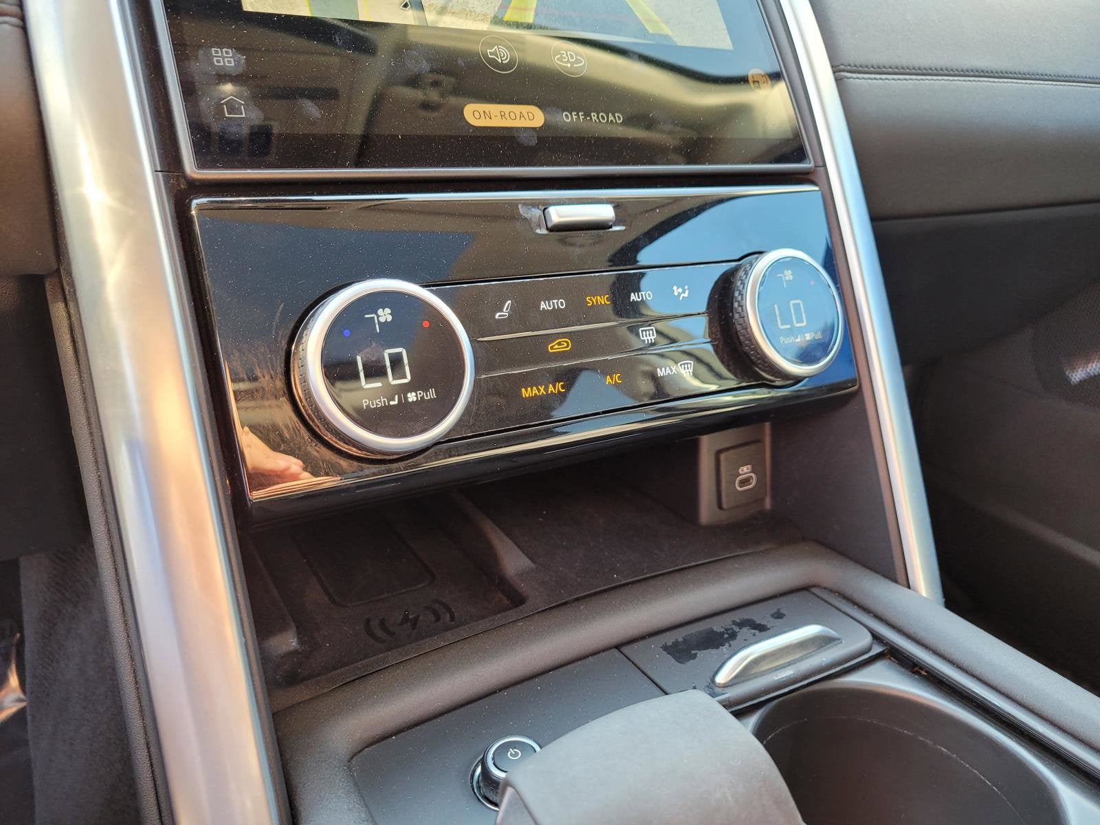 2024 Land Rover Discovery P300 S