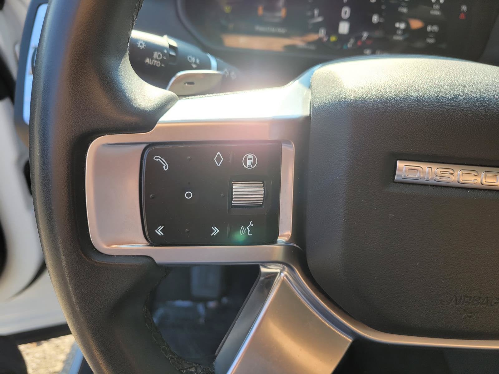 2024 Land Rover Discovery P300 S