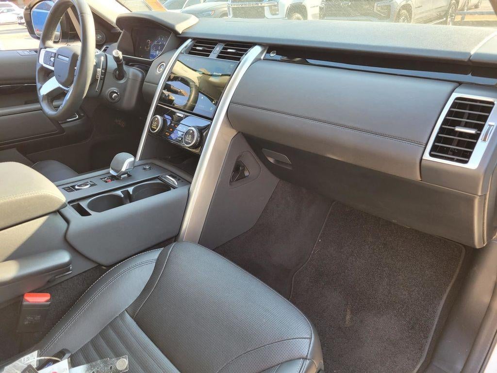 2024 Land Rover Discovery P300 S