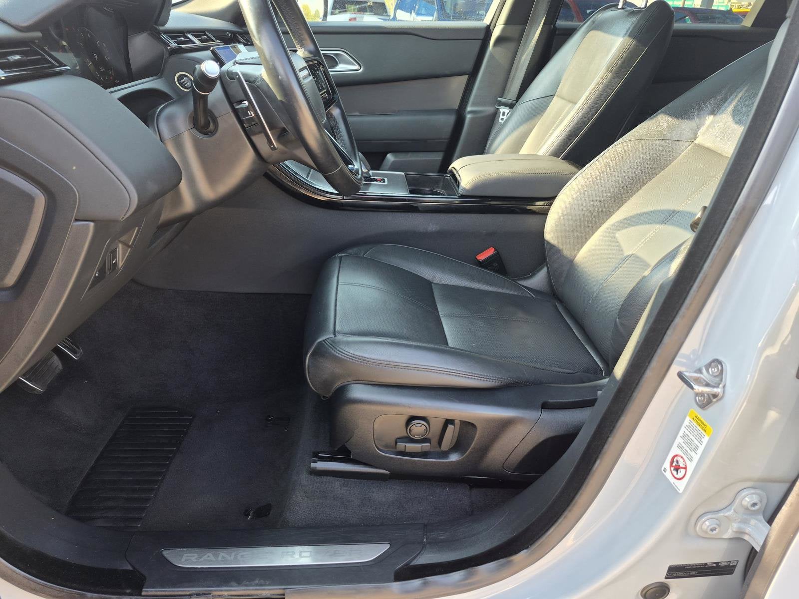 2025 Land Rover Range Rover Velar Dynamic SE