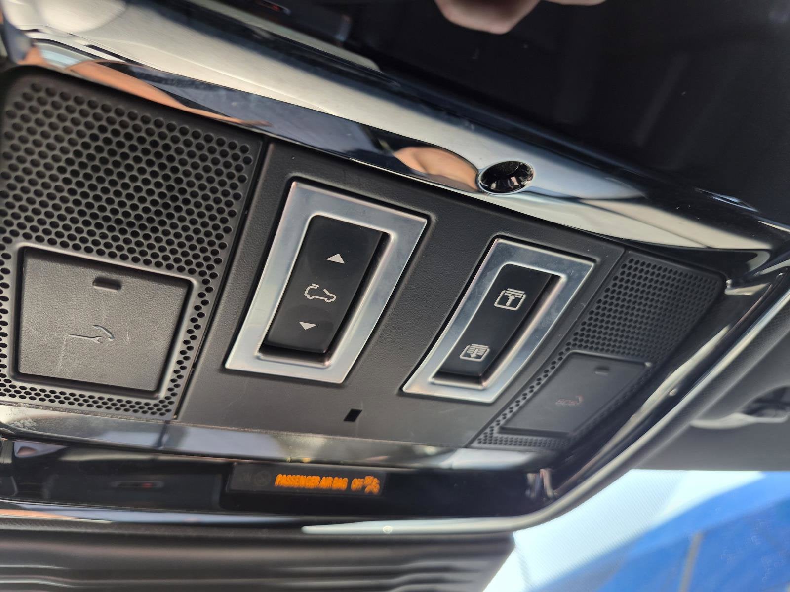 2025 Land Rover Range Rover Velar Dynamic SE
