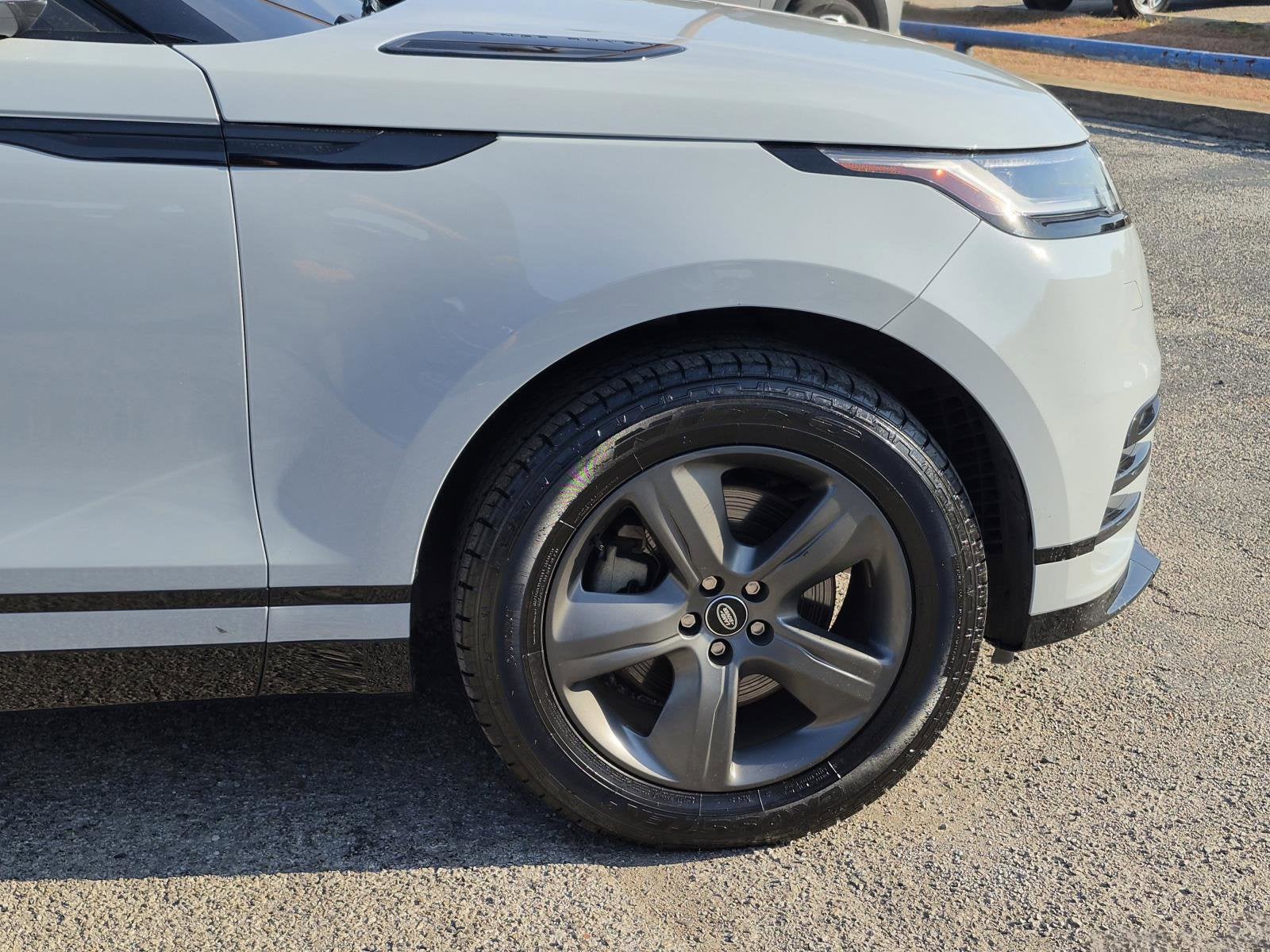2025 Land Rover Range Rover Velar Dynamic SE