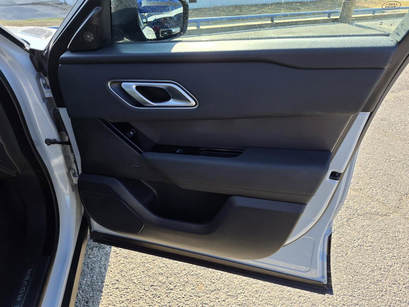 2025 Land Rover Range Rover Velar Dynamic SE